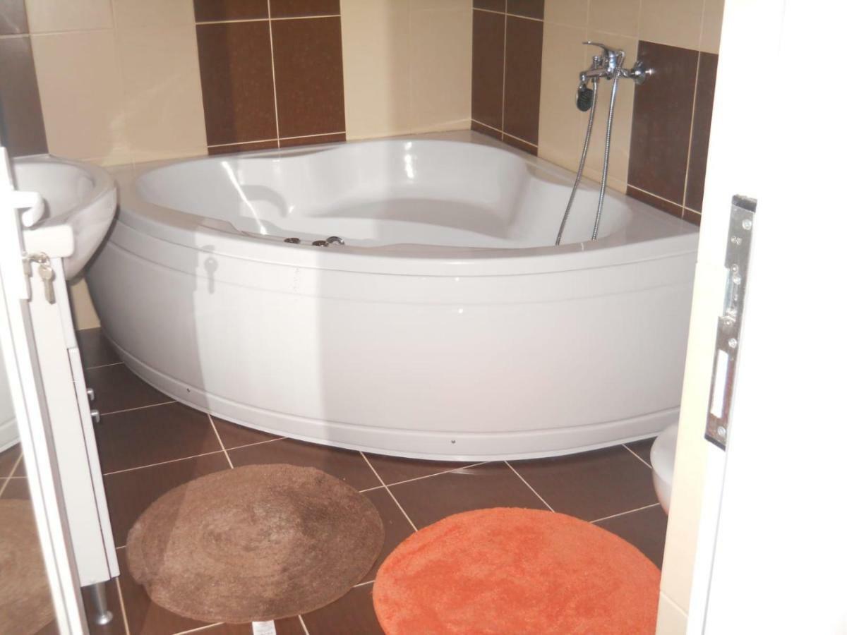 Apartament La Curtea Argeseana Valea Iasului Zewnętrze zdjęcie